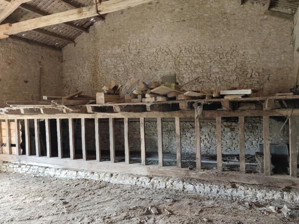 Grange à vendre 1 pièces VARAIGNES (24)