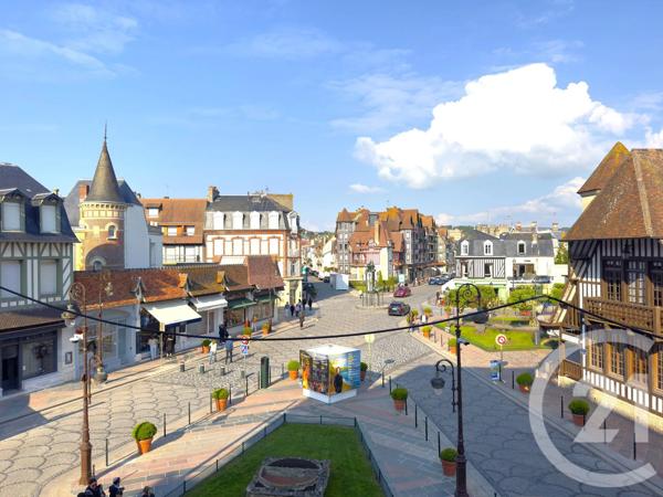 Appartement F4 à vendre  4 pièces - 93,12 m 2   DEAUVILLE  - 14