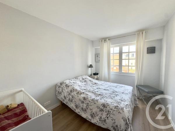 Appartement F4 à vendre  4 pièces - 93,12 m 2   DEAUVILLE  - 14