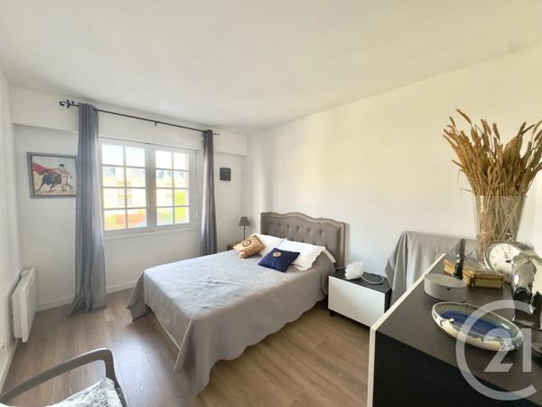Appartement F4 à vendre  4 pièces - 93,12 m 2   DEAUVILLE  - 14