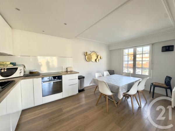 Appartement F4 à vendre  4 pièces - 93,12 m 2   DEAUVILLE  - 14