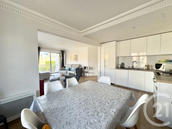 Appartement F4 à vendre  4 pièces - 93,12 m 2   DEAUVILLE  - 14