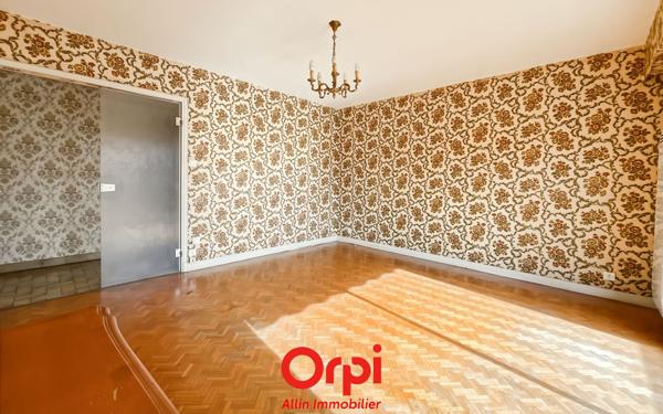 Appartement à vendre    3 pièces •  Montluçon