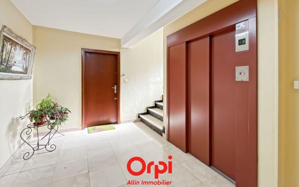 Appartement à vendre    3 pièces •  Montluçon