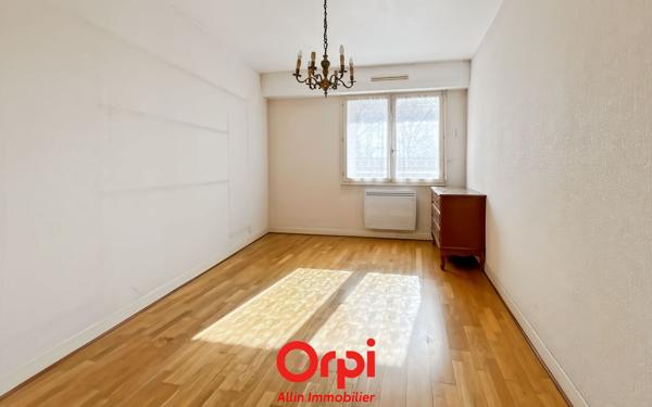 Appartement à vendre    3 pièces •  Montluçon