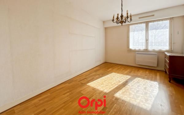 Appartement à vendre    3 pièces •  Montluçon
