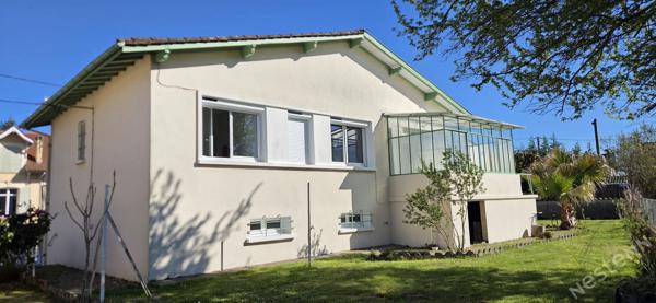 Maison traditionnelle avec jardin et dépendance à Bergerac
