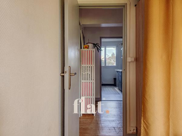 Appartement T4 / T3 - 62 m2 + cave + Jardin commun ( DPE D)