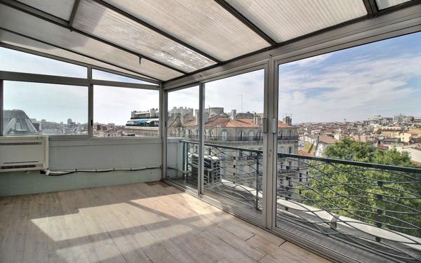 Appartement à vendre    3 pièces • 70 m2 Marseille 1