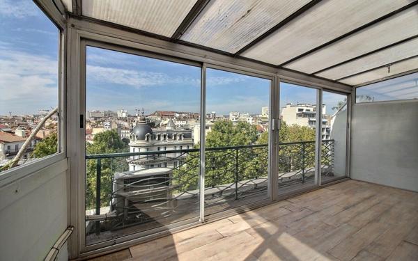 Appartement à vendre    3 pièces • 70 m2 Marseille 1