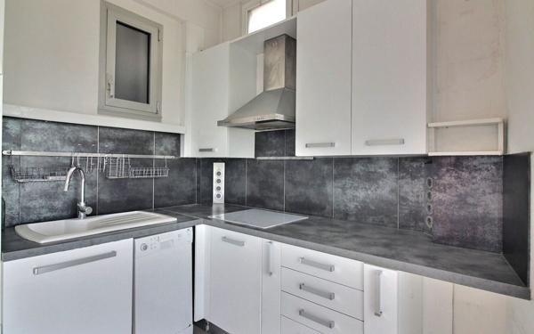 Appartement à vendre    3 pièces • 70 m2 Marseille 1