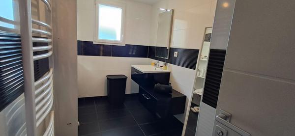 Maison Laval 6 pièce(s) 106 m2/ 4 CHAMBRES