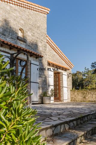Vaux-sur-Mer (17640) Maison/villa familiale - VUE OCÉAN – charme & volumes généreux - VAUX SUR MER - AU TARIF de 1.250.000 € HAI