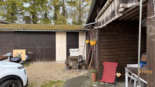 Maison de village et sa piscine semi-enterrée