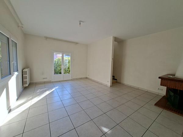 A LOUER - PORTET SUR GARONNE - Maison T4 de 86.83 m² avec jardin, garage - 384-FG
