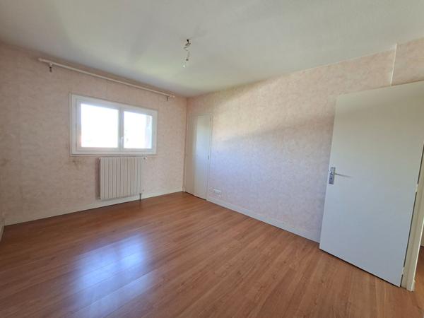 A LOUER - PORTET SUR GARONNE - Maison T4 de 86.83 m² avec jardin, garage - 384-FG