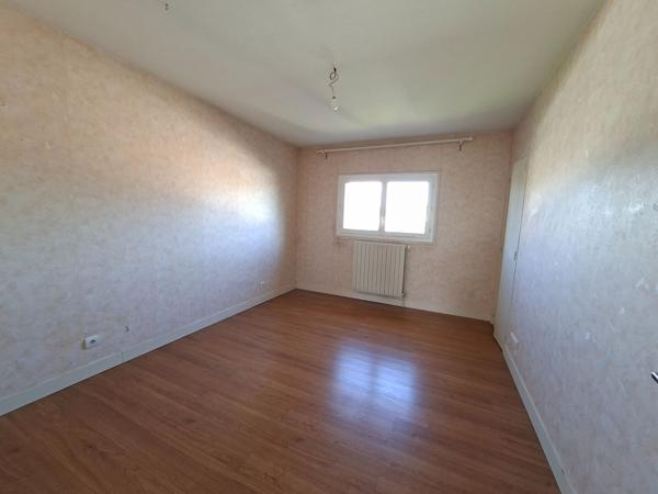 A LOUER - PORTET SUR GARONNE - Maison T4 de 86.83 m² avec jardin, garage - 384-FG