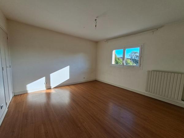 A LOUER - PORTET SUR GARONNE - Maison T4 de 86.83 m² avec jardin, garage - 384-FG
