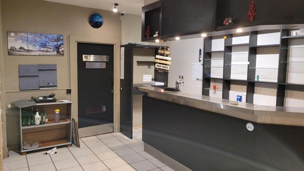 Immeuble avec  1 fond commercial et 2 appartements