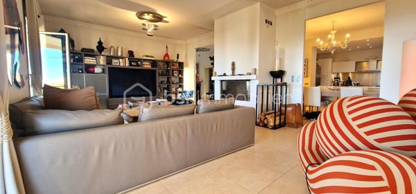 Maison traditionnelle de 241,69 m²