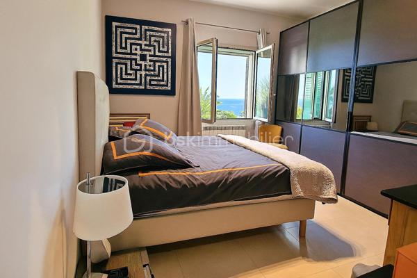 Maison traditionnelle de 241,69 m²