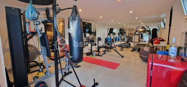 Maison traditionnelle de 241,69 m²