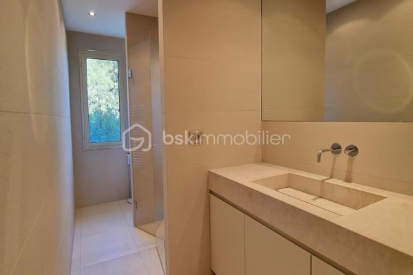 Maison traditionnelle de 241,69 m²