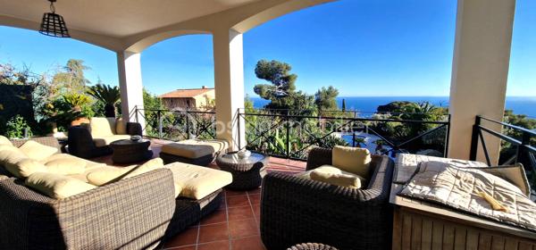 Maison traditionnelle de 241,69 m²