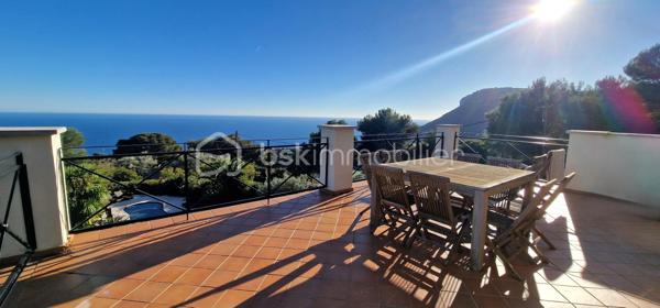 Maison traditionnelle de 241,69 m²