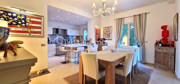 Maison traditionnelle de 241,69 m²