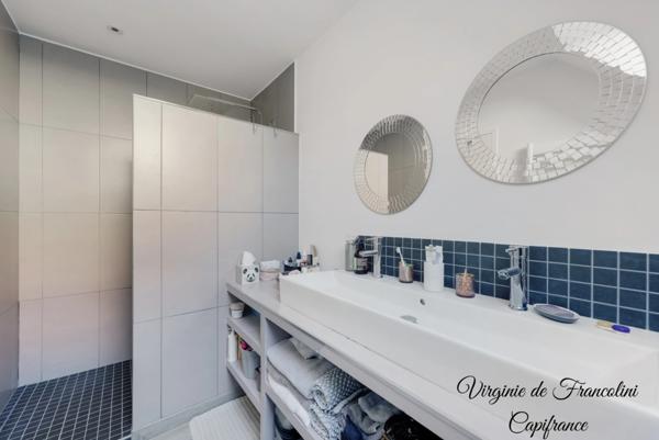 Sucy-en-Brie, Maison d'exception, parcelle de 800m², 259m² au sol, 4 chambres, 3 terrasses, jardin, garage, sous-sol