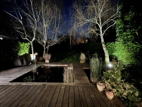 Sucy-en-Brie, Maison d'exception, parcelle de 800m², 259m² au sol, 4 chambres, 3 terrasses, jardin, garage, sous-sol