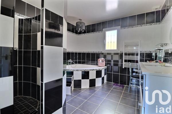 Maison à vendre 4 pièces 95 m² Pierrefeu-du-Var