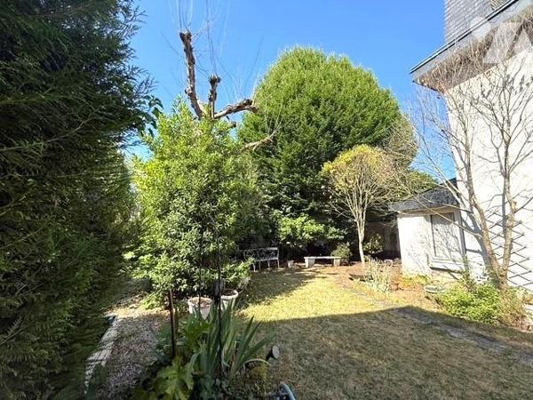 ANGERS CATHO MAISON 5 CH AVEC BEAU JARDIN ET GRAND GARAGE