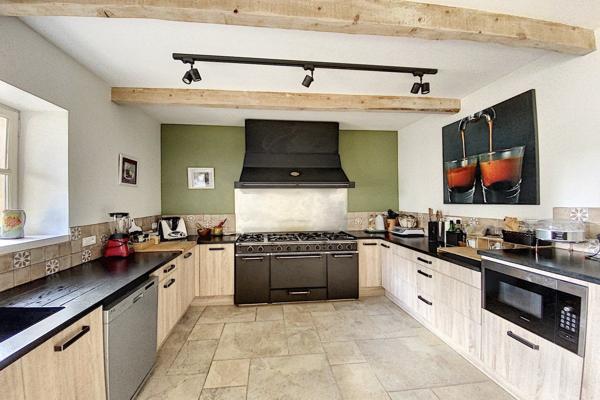 Vente Maison de luxe Uzès 10 Pièces 380 m²