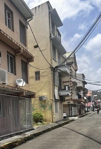 Négociable : Fort de france - Immeuble 246 m2 de 3 appartements