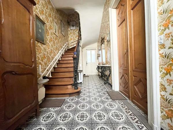 Maison à vendre 9 pièces 231m² Cambrai (59400)