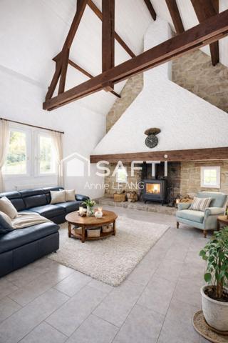 Maison de charme type mini-château à Montévrain, grands volumes et terrain de 1 167 m² à deux pas du Val d’Europe.