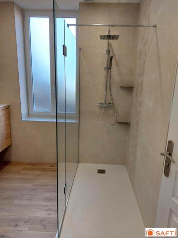 Grande maison bourgeoise T6 en cœur de ville avec grande cour et garage