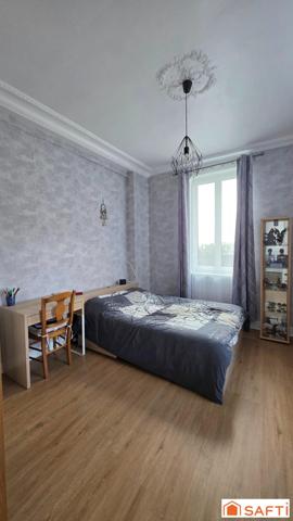 Grande maison bourgeoise T6 en cœur de ville avec grande cour et garage