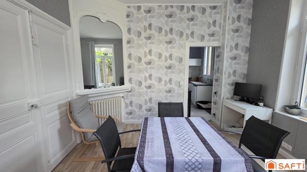 Grande maison bourgeoise T6 en cœur de ville avec grande cour et garage