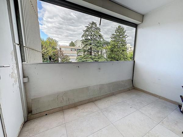 Valence Victor Hugo Sud Appartement 5 pièces 93.97 m2 utiles dernier étage 2 balcons et cave