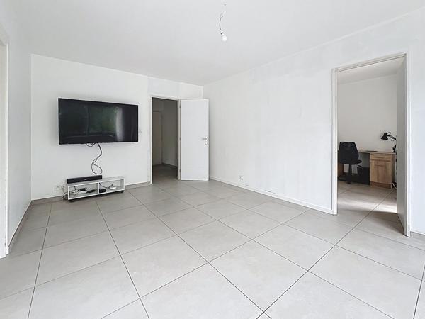 Valence Victor Hugo Sud Appartement 5 pièces 93.97 m2 utiles dernier étage 2 balcons et cave