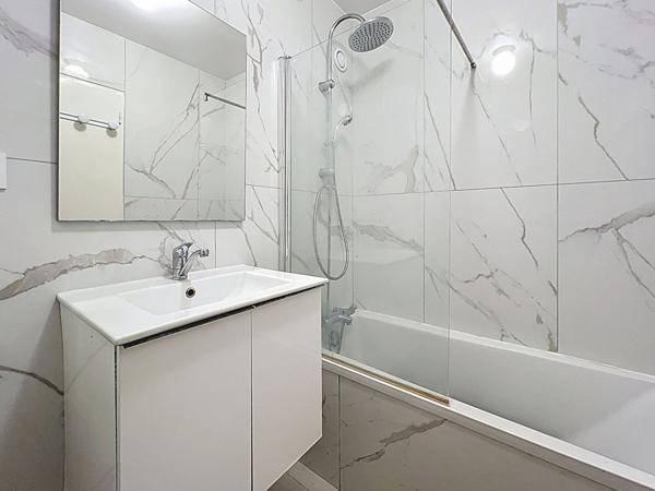 Valence Victor Hugo Sud Appartement 5 pièces 93.97 m2 utiles dernier étage 2 balcons et cave