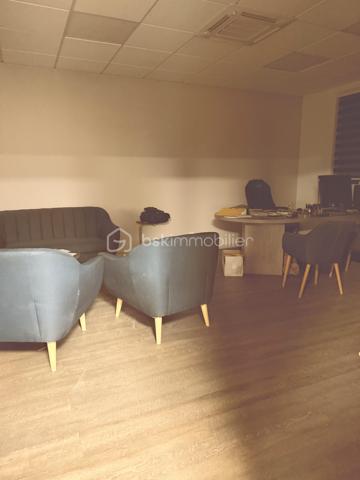 Local d'activités de 941,60 m²