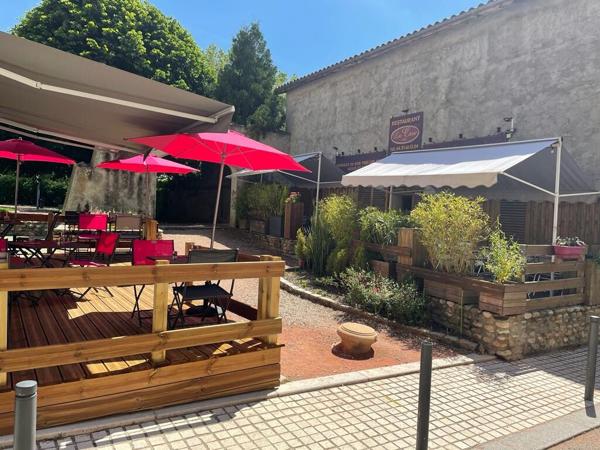 Fonds de commerce au centre ville de Meximieux