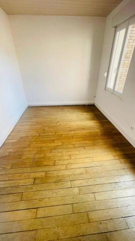 Vente                                                      Immeuble
                        
                     7 pièces                      178 m2                     à Raon-l'Étape