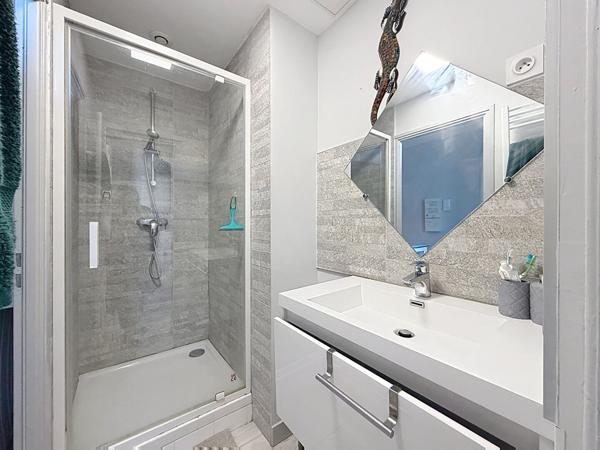 T2 meublé avec locataire en place - Faibles charges - Proche Saumur