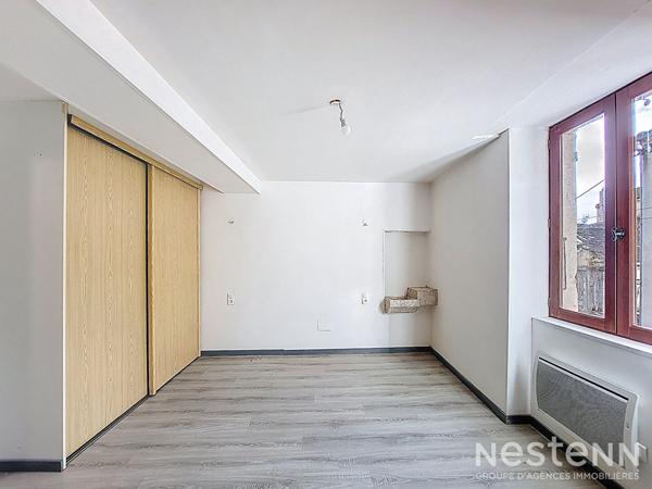 A Vendre Maison en pierre de 74 m² avec dépendance, terrasse et jardin au centre de Condom