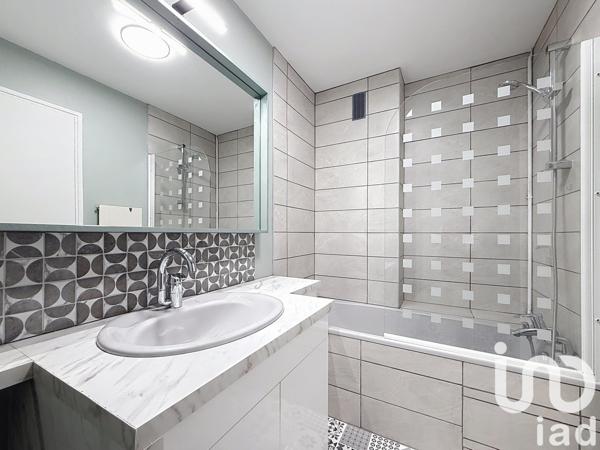 Appartement à vendre 5 pièces 98 m² Saint-Aubin-lès-Elbeuf